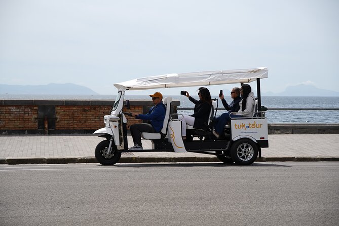 Naples in Tuk Tuk between Panoramas, Castles and Coffee Break - Why a tuk tuk works well for Naples