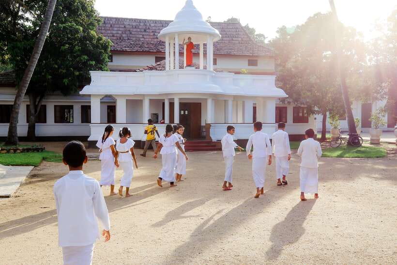 Negombo: Private Half-Day Tuk-Tuk Tour with Hotel Transfers - Sea Street and the religious mix of Negombo