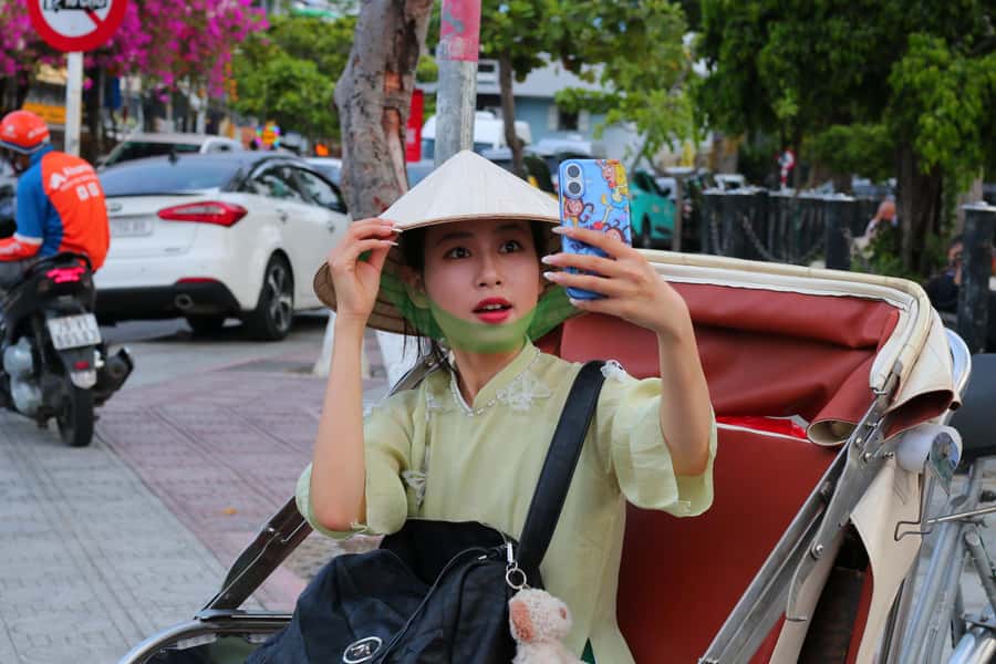 Nha Trang: Ao Dai Photoshoot with Cyclo Ride - A slow 30-minute view of central Nha Trang