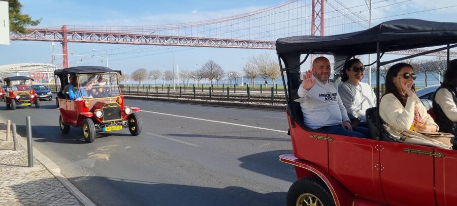 Nostalgic Lisbon Tuk Tuk Tour: Hidden Gems - What $117 means for your group