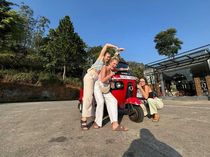 Nuwara Eliya Tuk-Tuk Tour Tea Picking,Tasting &Ramboda Falls - Viewpoints along the winding hill roads