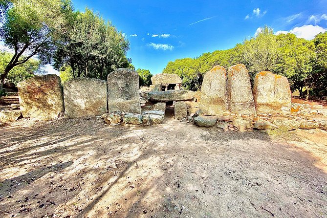 Olbia : Tuk-Tuk Tour – Ancient Treasures of Sardinia + pickup - The Giants’ Tomb at Su Monte ’e S’Abe