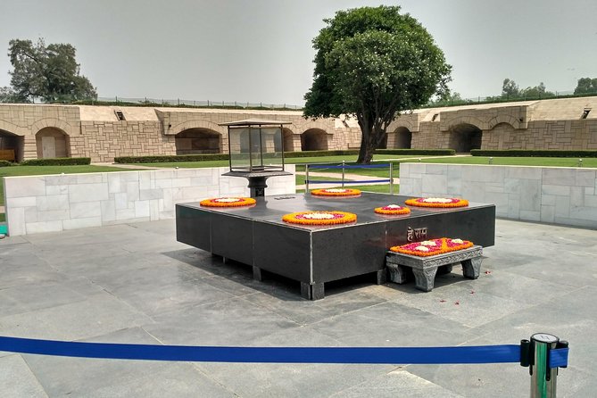 Old and New Delhi Full-Day Private Tour with Rickshaw Ride - Lunch at Pindi Restaurant