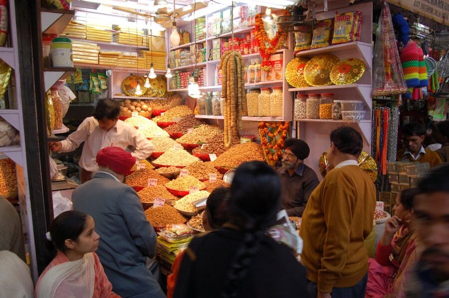 Old Delhi: 3-Hour Tuk-Tuk/Rickshaw Tour - What the guides add to the experience