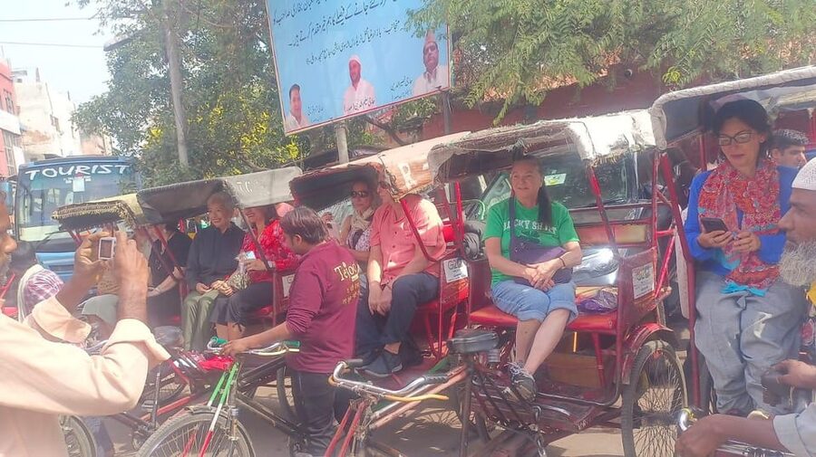 Old Delhi: Chandni Chowk, Food Tasting & Tuk Tuk Ride - Street food with a guide beside you