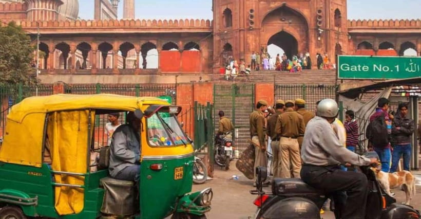 Old Delhi: Chandni Chowk, Food Tasting & Tuk Tuk Ride - Chandni Chowk on foot and by tuk tuk