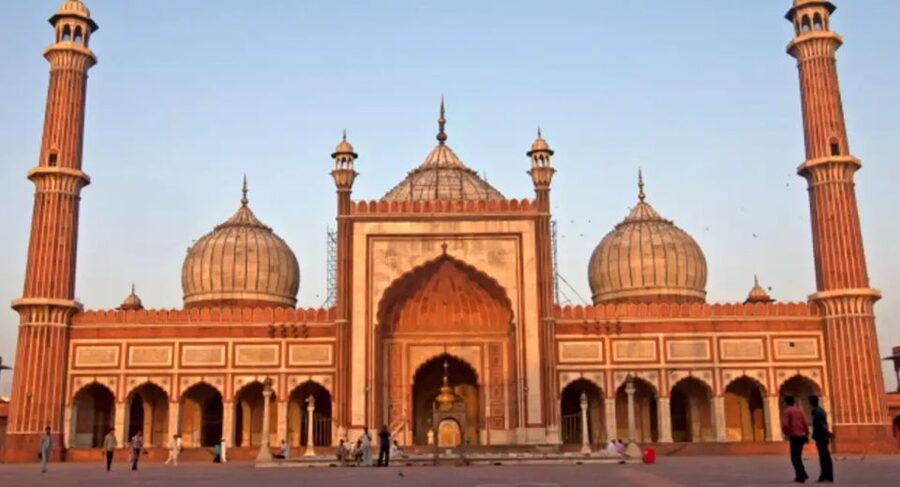 Old Delhi: Chandni Chowk Tour with Tuk Tuk Tea and snacks - Why a tuk-tuk is the right way to enter Old Delhi