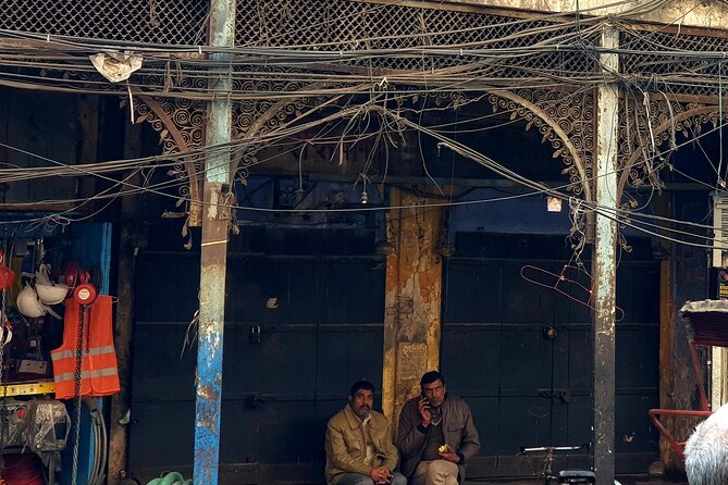 Old Delhi Walk, Jama Masjid, Spice Market, Sikh Temple & Rickshaw Ride - Starting at Rajiv Chowk and riding into Old Delhi
