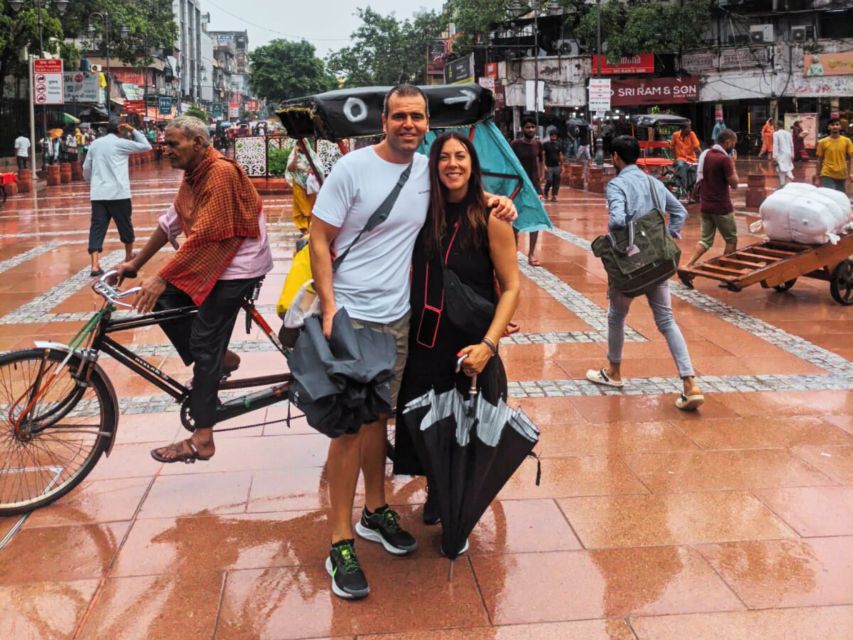 Old Delhi: Walking Tour with Tuk Tuk Ride & Snacks (Español) - Shri Digambar Jain Lal Mandir sets the tone