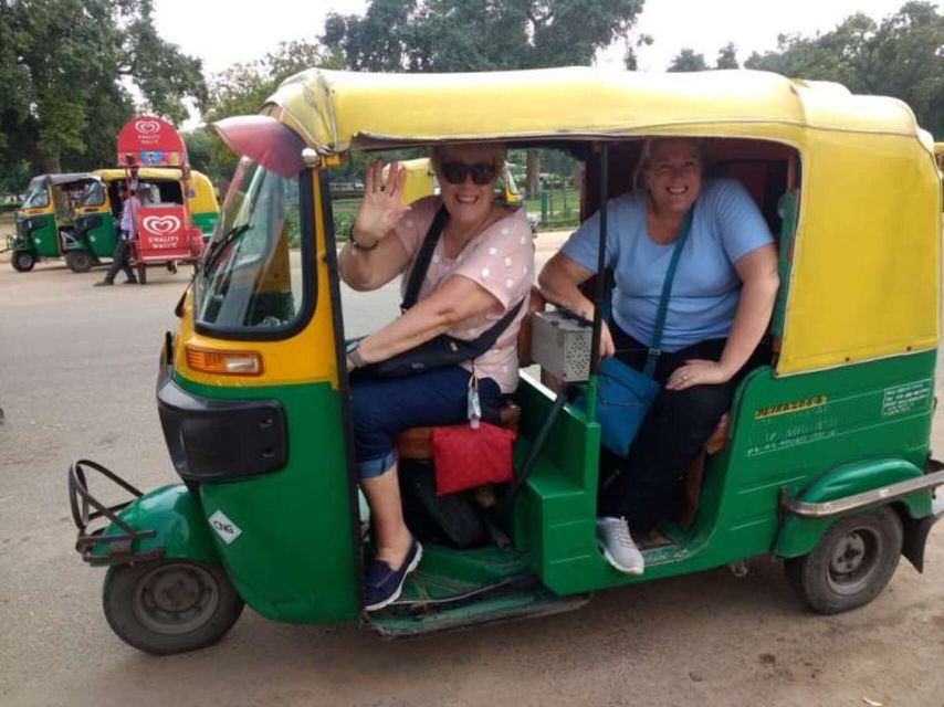 Old & New Delhi Private Tuk Tuk Tour with Street Food - Lotus Temple and its flower-shaped design