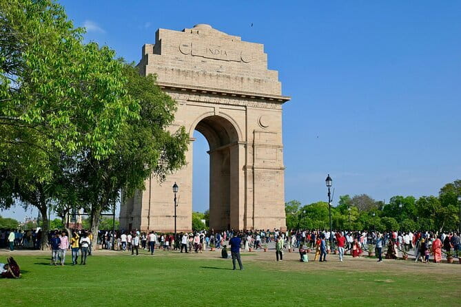Old & New Delhi Tour : Monuments , Rickshaw Ride & Local Heritage - What this Delhi day is trying to show you