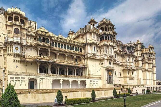 Old & New Delhi Tour : Monuments , Rickshaw Ride & Local Heritage - Who will get the most from this tour?