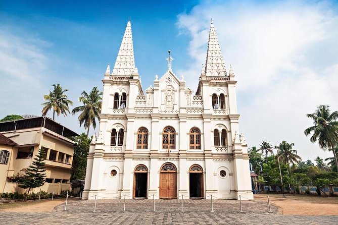 One hour Backwater Tour and tuk tuk tour in kochi with pickup - Key points at a glance
