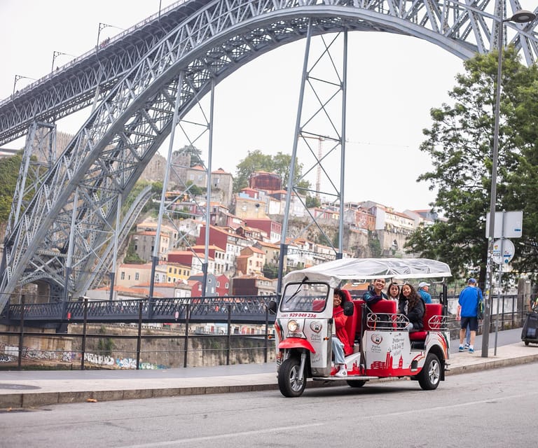 Oporto Tuk Tuk Tour: Among bridges and mysteries - 1.30h - Why this bridge tour is different from a standard Porto ride