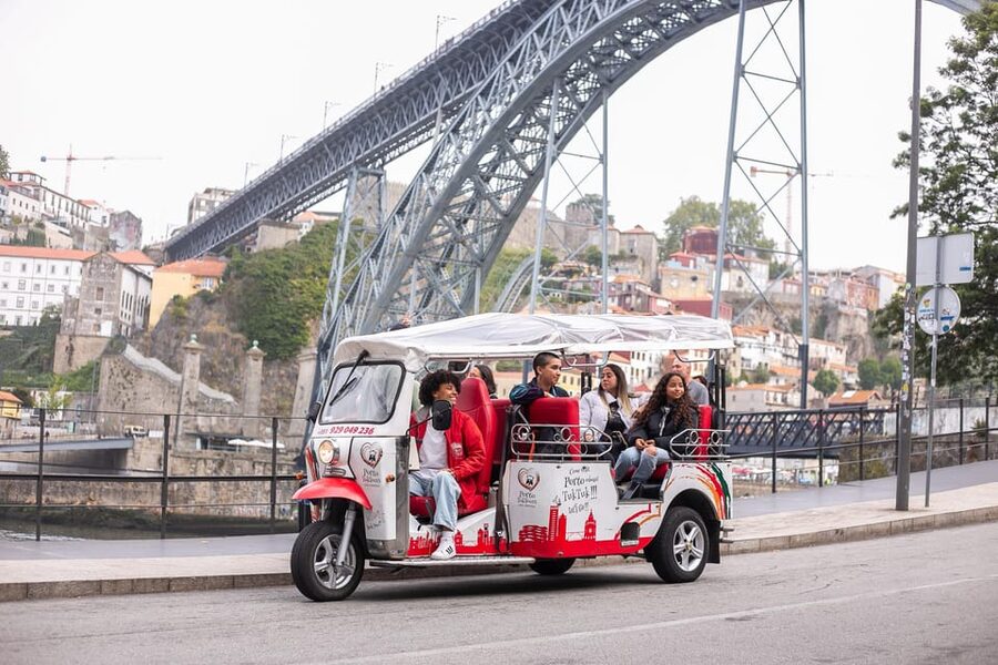 Oporto Tuk-Tuk Tour: Fast, Fun & Flexible – 1H to Full Day! - The optional extension to Foz