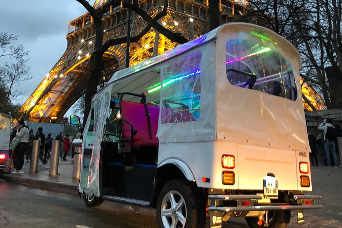 Original Paris E-TukTuk Tour - Louvre Museum: grand scale from the outside