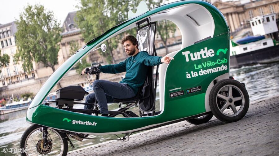 Paris: Private guided tour in Rickshaw bike - Gustave Eiffel - Starting at the Flame of Liberty