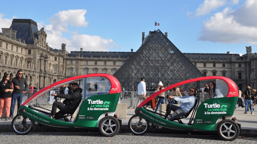 Paris : Private guided tour in Rickshaw bike - Napoléon - Place de la Concorde and the first grand views