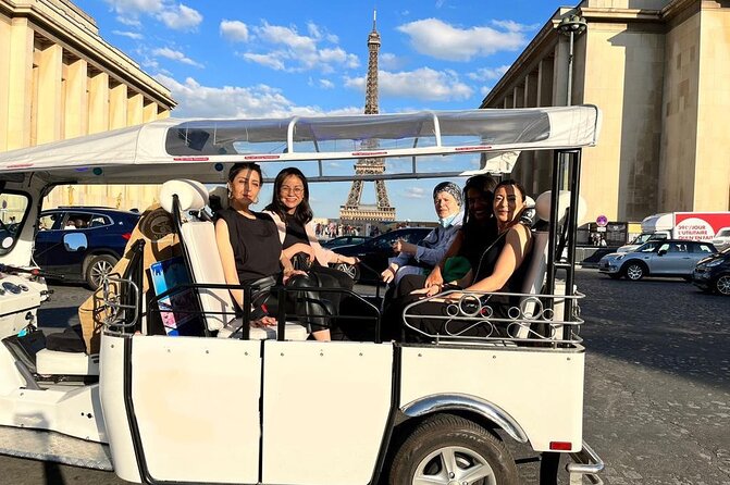 Paris Private Tour with Tuktukyourcity - From the Arc de Triomphe to the Louvre