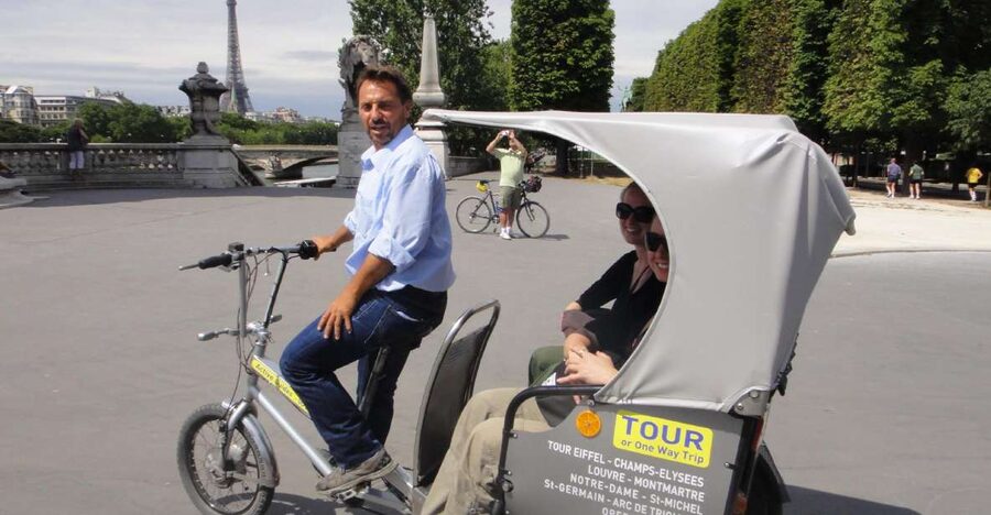 Paris Tuk-Tuk: 2, 4 or 6H First Highlights & Parisian Areas - Paris by tuk-tuk, with the city close at hand