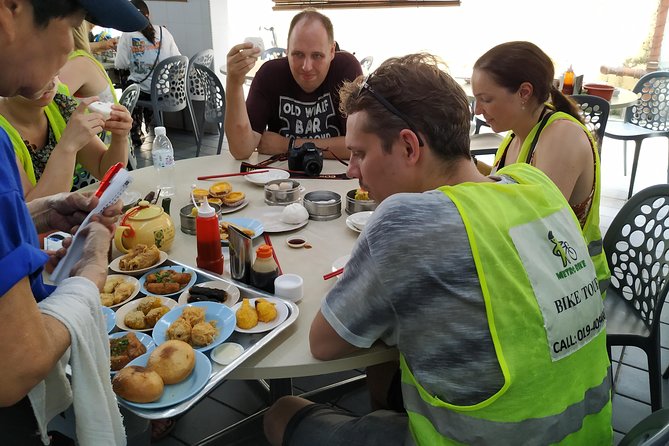 Penang George Town All-In-One Heritage Tour By Bicycle & Trishaw (Metro Bike) - Lunch and the taste of George Town