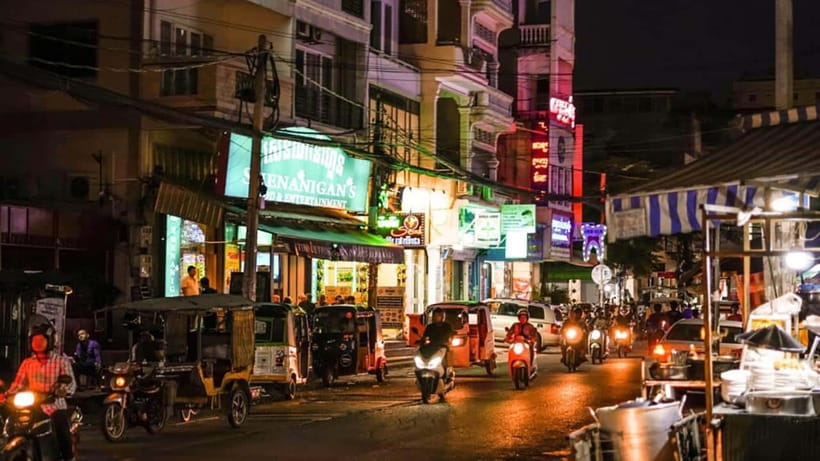 Phnom Penh: 9 Exciting Spots Evening Tuk-Tuk Tour - Key points to know before you book