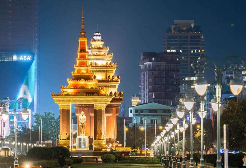 Phnom Penh: 9 Exciting Spots Evening Tuk-Tuk Tour - The unnamed photo stops keep the route flexible