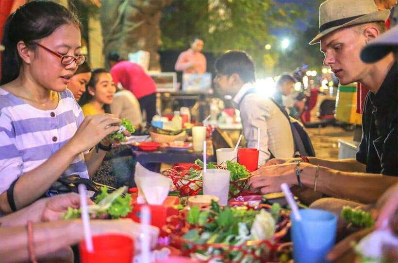 Phnom Penh: 9 Exciting Spots Evening Tuk-Tuk Tour - Diamond Island adds a wider city view