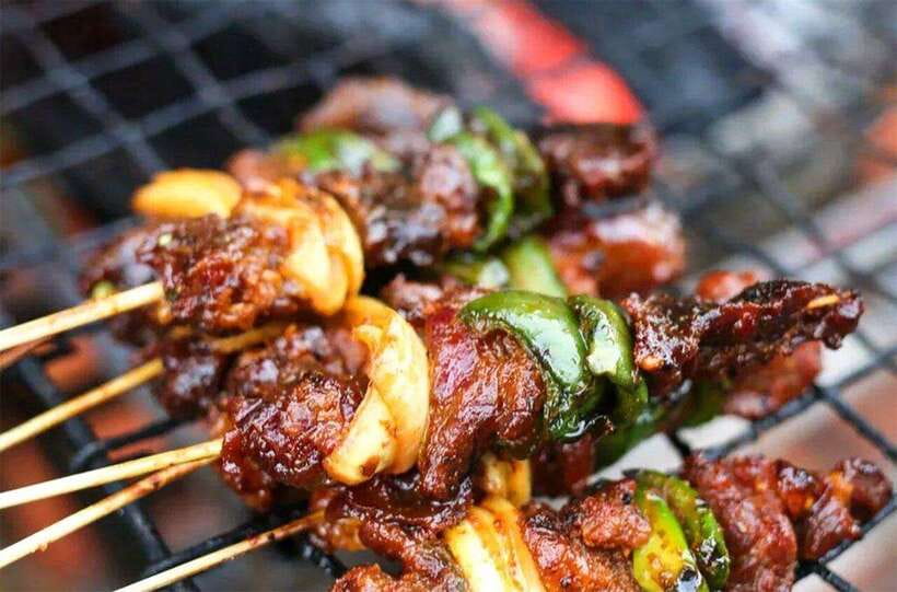 Phnom Penh: 9 Exciting Spots Evening Tuk-Tuk Tour - The Night Market and the food part of the evening
