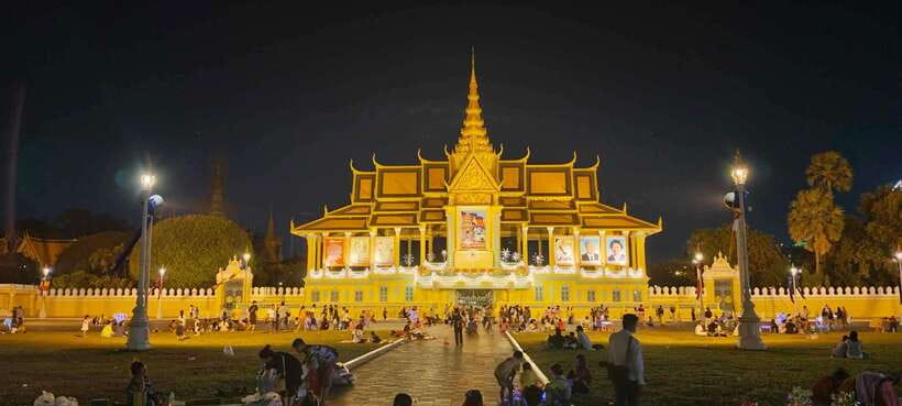 Phnom Penh: City Sights Evening or Half day Tour by Tuk Tuk - Riverside views, NagaWorld, and Diamond Island