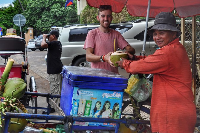 Phnom Penh city Tour by Cyclo - A cyclo is a smart way to meet Phnom Penh