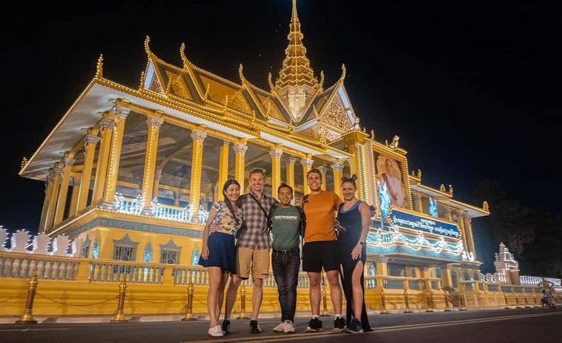 Phnom Penh: Evening City Tour by Tuk Tuk with 1 Dinner - Why an evening tuk tuk works well in Phnom Penh