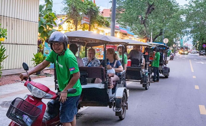 Phnom Penh: Evening City Tour by Tuk Tuk with 1 Dinner - What the $35 price really covers