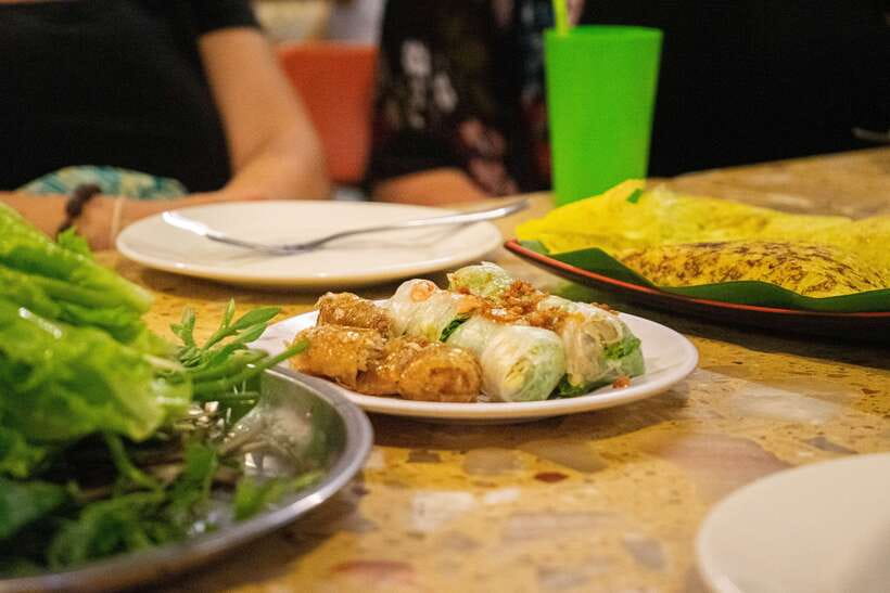 Phnom Penh: Evening Food Tour with Drinks & Tuk Tuk Included - Practical advice for a smoother evening