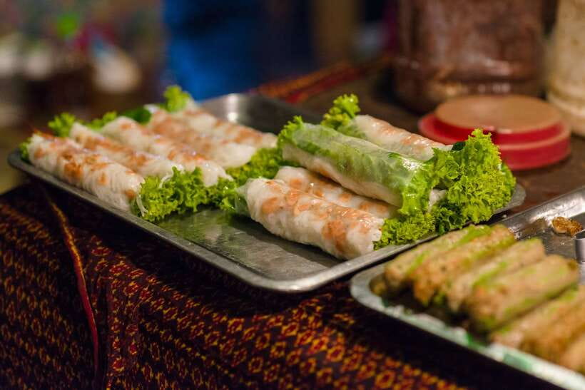 Phnom Penh: Evening Food Tour with Drinks & Tuk Tuk Included - Cambodian food, explained by a local guide