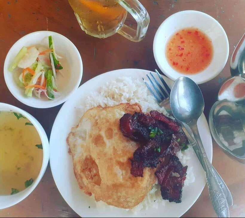Phnom Penh | Food & Street Art Half Day Tour by Tuk Tuk - The Surprise Near Independence Monument