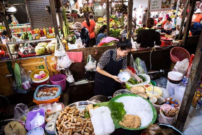 Phnom Penh | Food & Street Art Half Day Tour by Tuk Tuk - Street Art Along Boeung Kak’s Back Streets