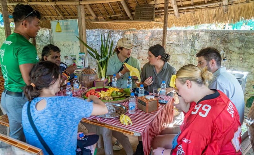 Phnom Penh Haft Day Tour to Silk Island by Tuk Tuk - Buddhist temple and local religious life