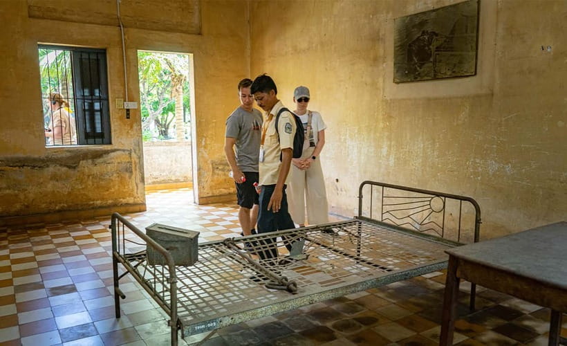 Phnom Penh Historical Sites Tour by Tuk Tuk - The Royal Palace and its Silver Pagoda