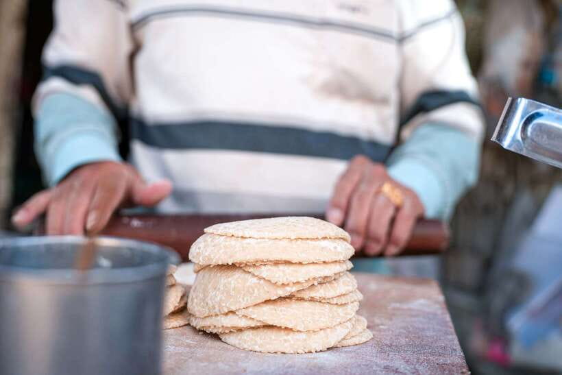 Phnom Penh: Morning Market & Guided Breakfast Tour by Tuktuk - The Final Coffee Near the Russian Market