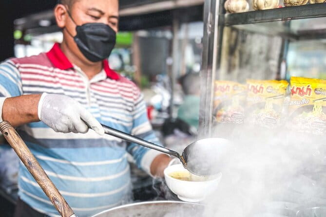 Phnom Penh Night City Highlights & Local Food tour by Tuktuk - A final beer at Bassac Lane