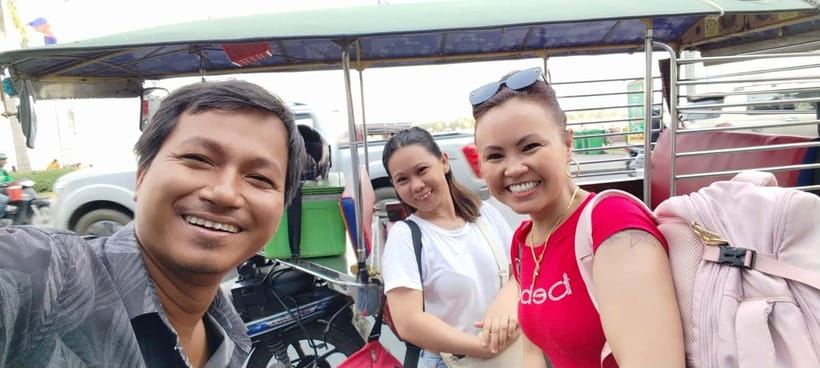 Phnom Penh: Private City Tour by Tuk-Tuk/Full or Half Day - Independence Monument and Sihanouk’s statue
