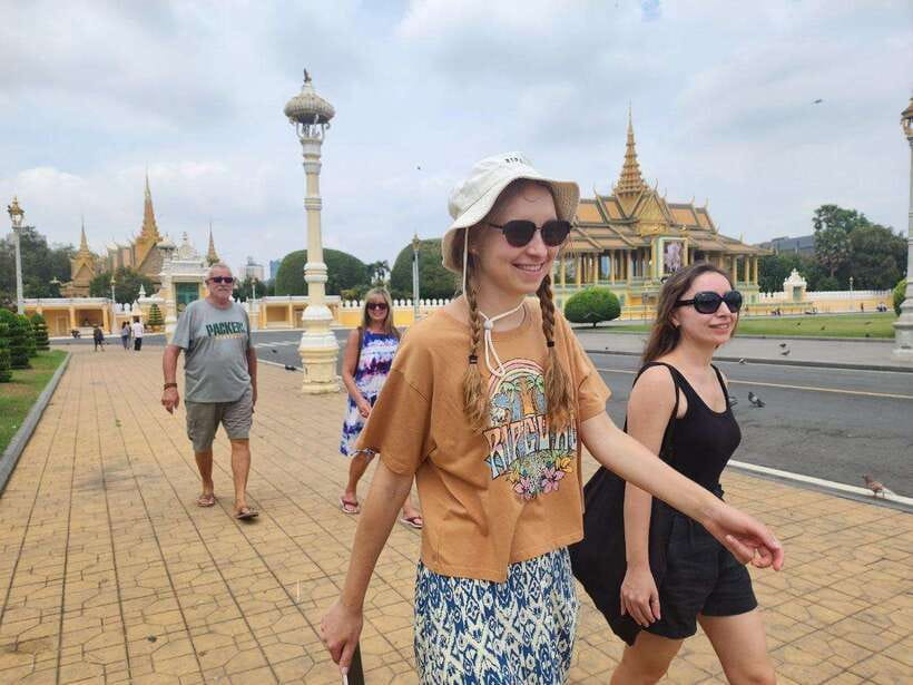 Phnom Penh: Private Tuk-Tuk Tour with English-Speaking - Central Market adds color after a serious afternoon