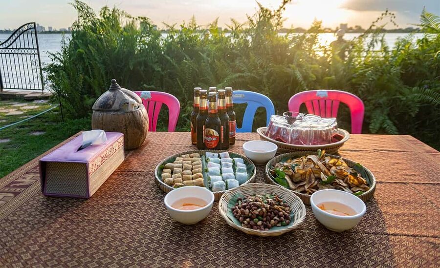 Phnom Penh: Silk Island Sunset by Tuk Tuk with food & drinks - Crossing the Mekong to Koh Dach