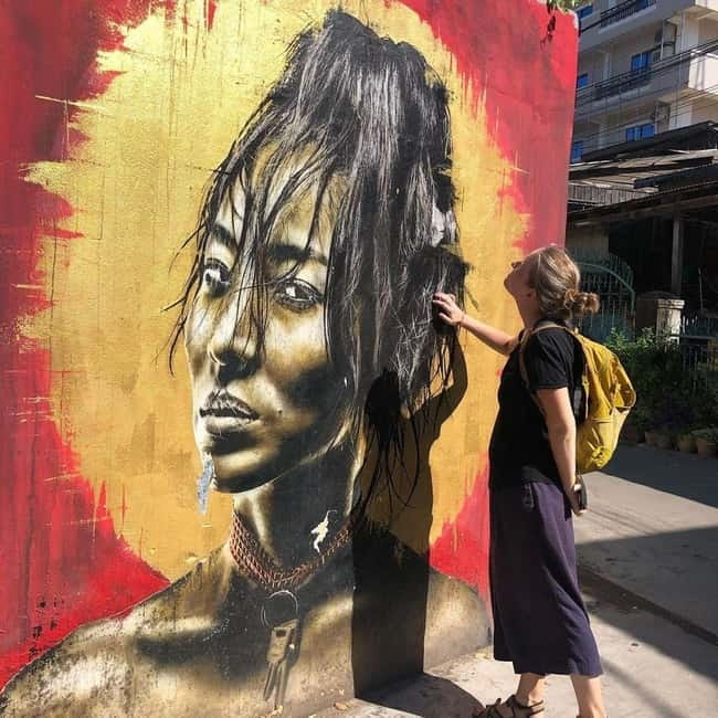 Phnom Penh: Street Art and Noodle Tour by Tuk Tuk - Following the evening route