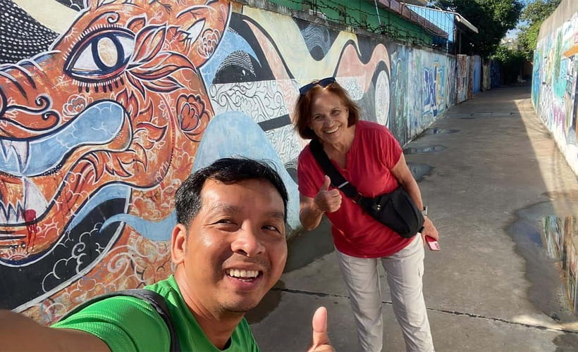Phnom Penh: Street Art & Food Tour by Tuk-Tuk - Boeng Keng Kang Market, where breakfast starts the lesson