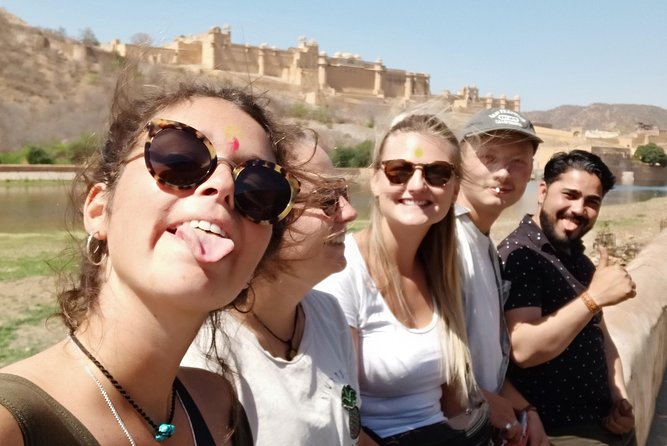 Pink city private Day Tour by Tuk Tuk with English speaking driver.. - City Palace shows Jaipur’s royal center