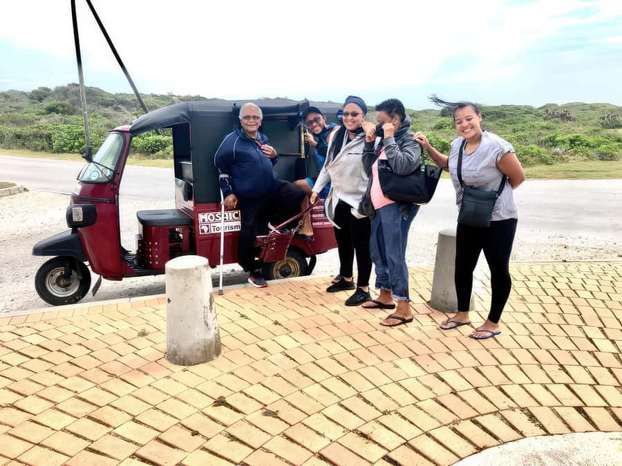 Port Elizabeth tuk-tuk tour, experience the natural beauty. - Cape Recife Lighthouse and the coastal point