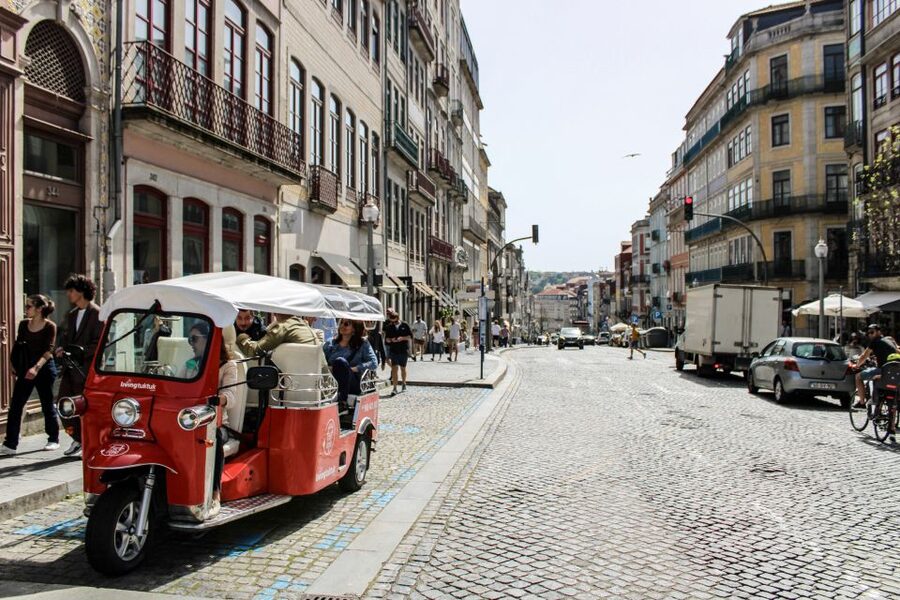 Porto: Guided Tour by Tuk-Tuk & Optional Douro River Cruise - Aliados Avenue, Clerigos Tower, and Lello Bookshop