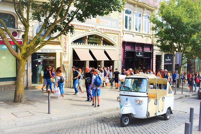 Porto Guided Tour to the Historical Center on a Tuk Tuk - São Bento Station and the city’s tile story